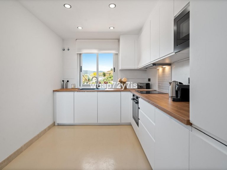 Apartment for Sale in Selwo, Malaga 9