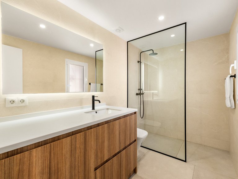 Villa for Sale in Estepona, Malaga 19