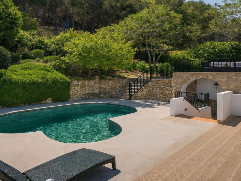 Villa for Sale in Alhaurín El Grande, Malaga 1