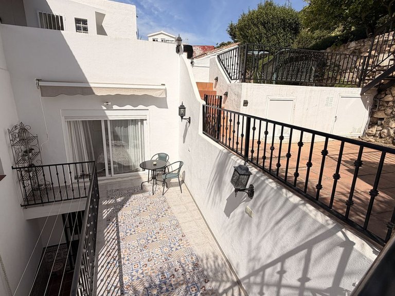 Villa for Sale in Alhaurín El Grande, Malaga 23