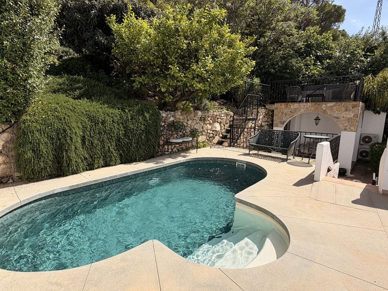 Villa for Sale in Alhaurín El Grande, Malaga 30