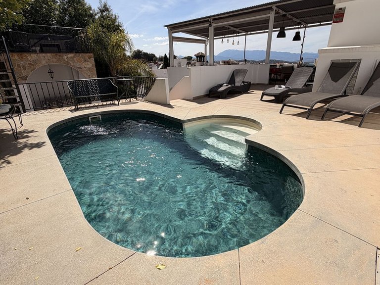 Villa for Sale in Alhaurín El Grande, Malaga 31