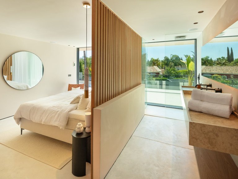 Villa for Sale in Marbella, Malaga 16