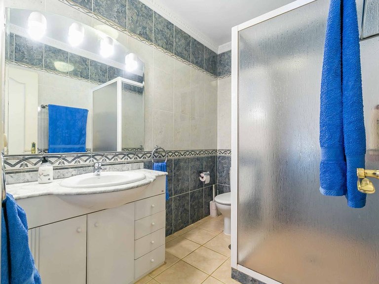 Villa for Sale in Sierrezuela, Malaga 12