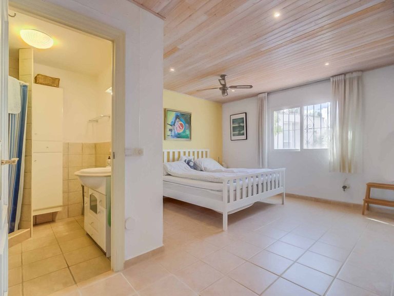 Villa for Sale in Sierrezuela, Malaga 14