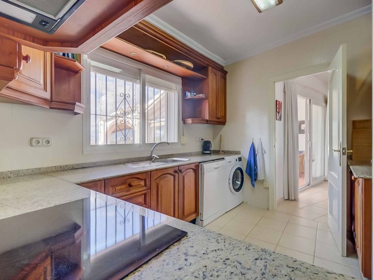 Villa for Sale in Sierrezuela, Malaga 20
