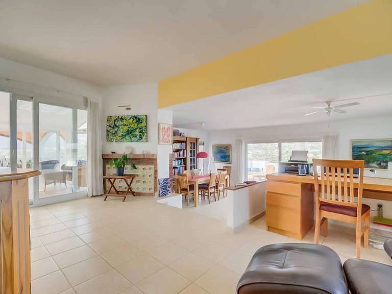 Villa for Sale in Sierrezuela, Malaga 3