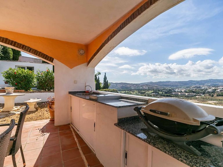 Villa for Sale in Sierrezuela, Malaga 30