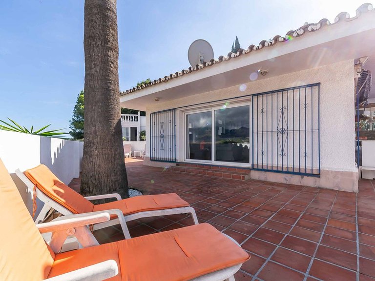Villa for Sale in Sierrezuela, Malaga 37