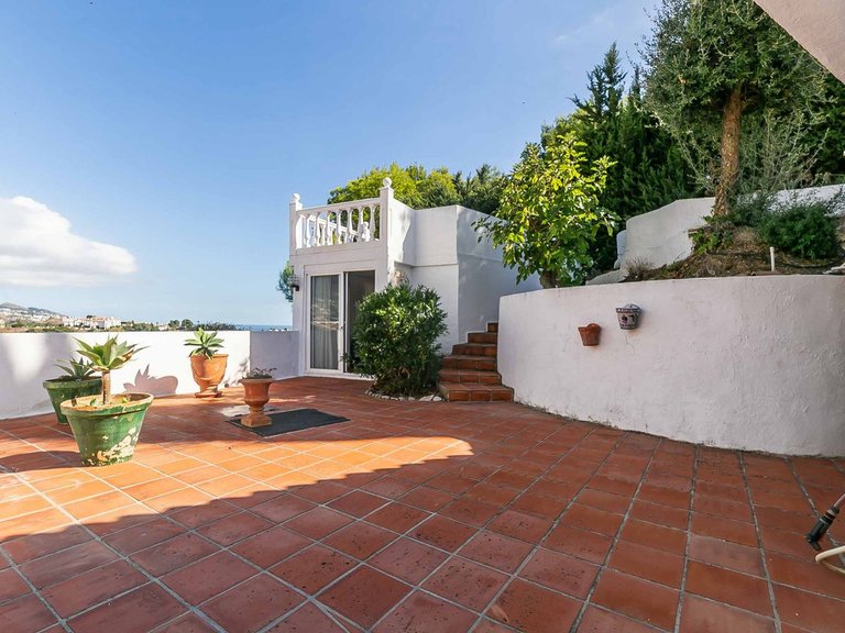 Villa for Sale in Sierrezuela, Malaga 40