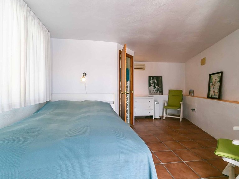 Villa for Sale in Sierrezuela, Malaga 43