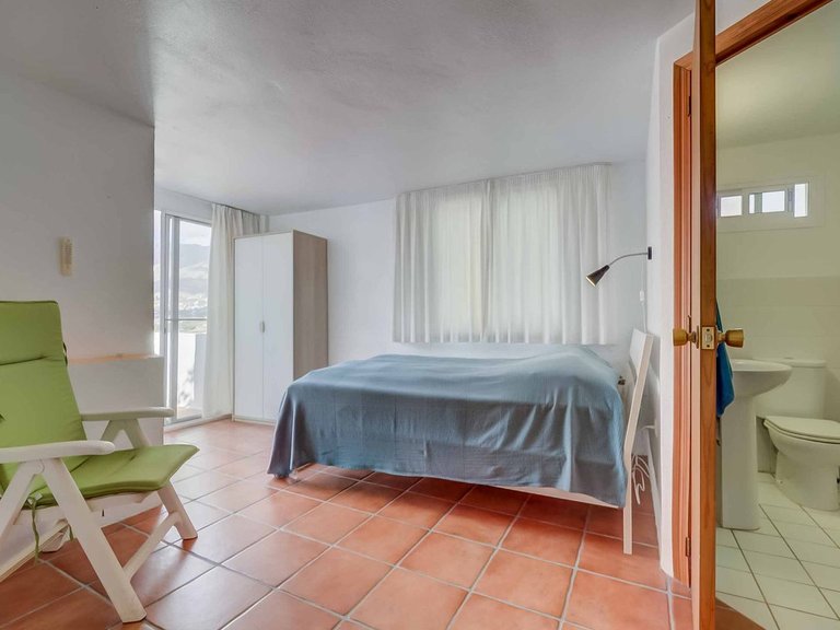 Villa for Sale in Sierrezuela, Malaga 44