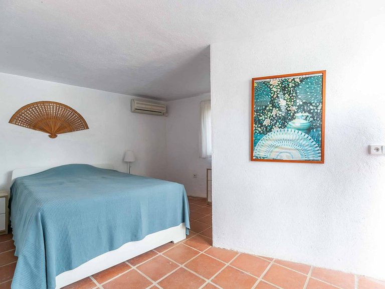Villa for Sale in Sierrezuela, Malaga 49