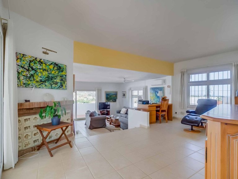 Villa for Sale in Sierrezuela, Malaga 5