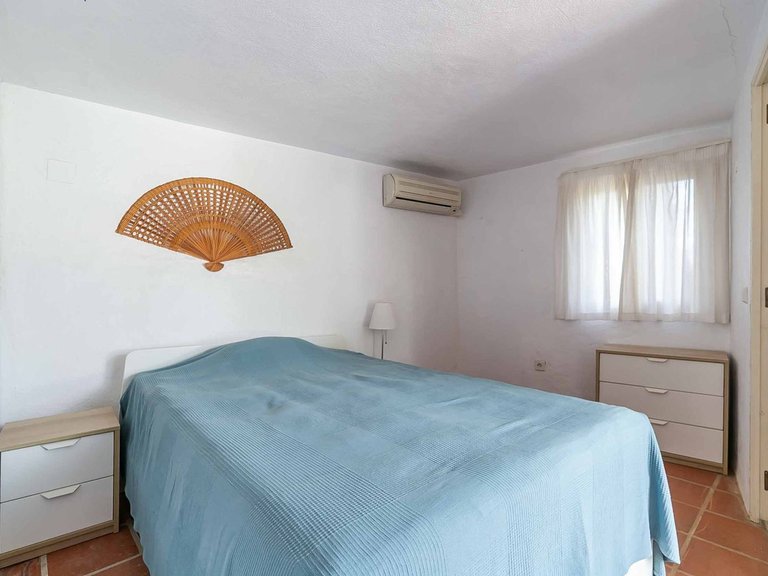 Villa for Sale in Sierrezuela, Malaga 50