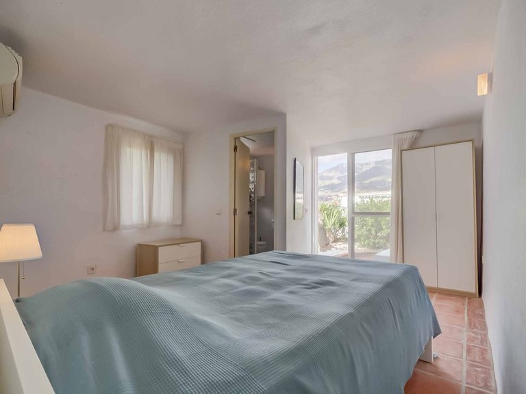Villa for Sale in Sierrezuela, Malaga 51