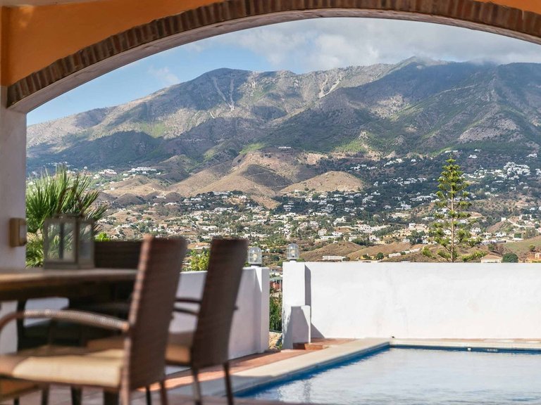Villa for Sale in Sierrezuela, Malaga 59