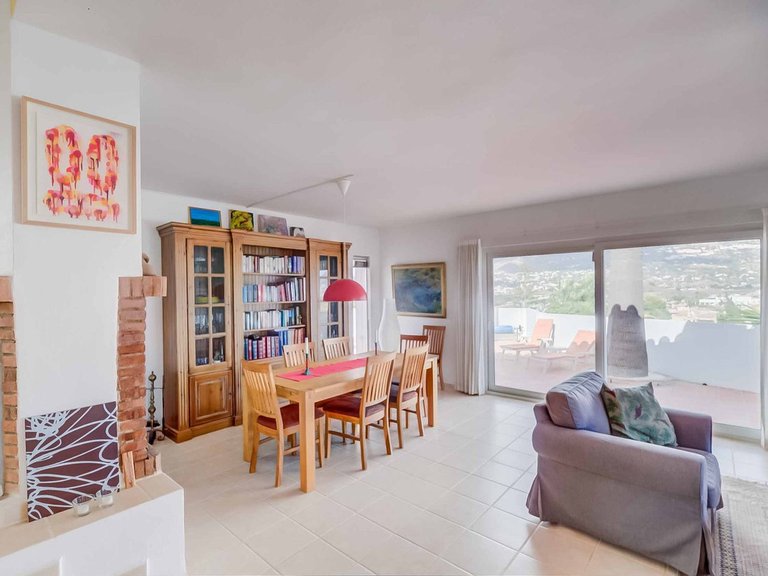 Villa for Sale in Sierrezuela, Malaga 7