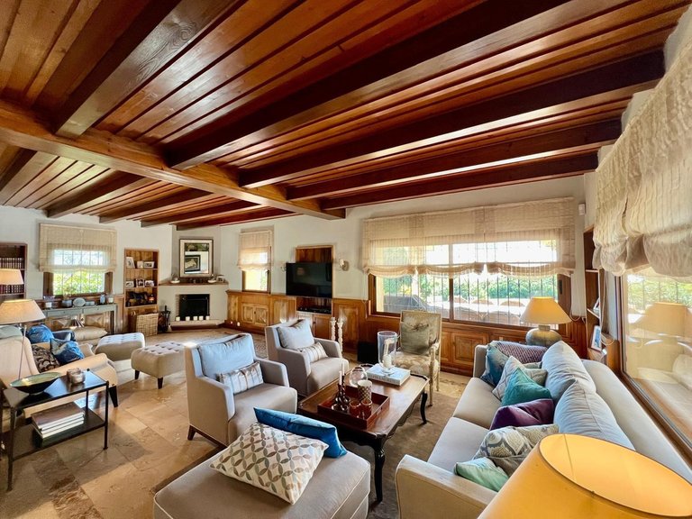 Villa for Sale in Elviria, Malaga 14