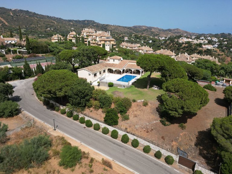 Villa for Sale in Elviria, Malaga 44