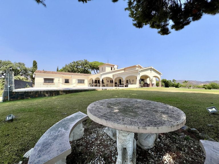 Villa for Sale in Elviria, Malaga 6