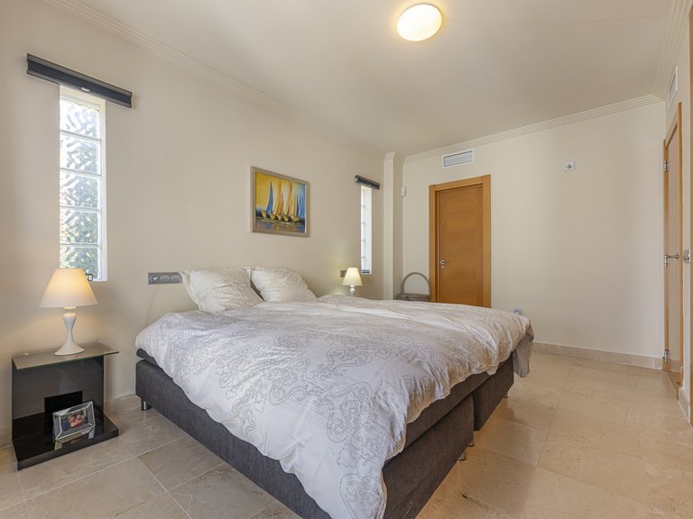 Apartment for Sale in Benahavís, Malaga 17