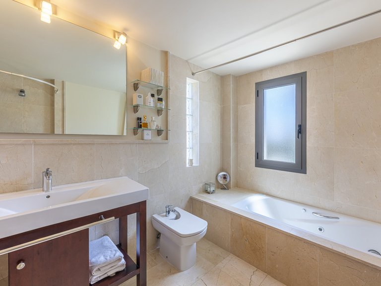 Apartment for Sale in Benahavís, Malaga 19
