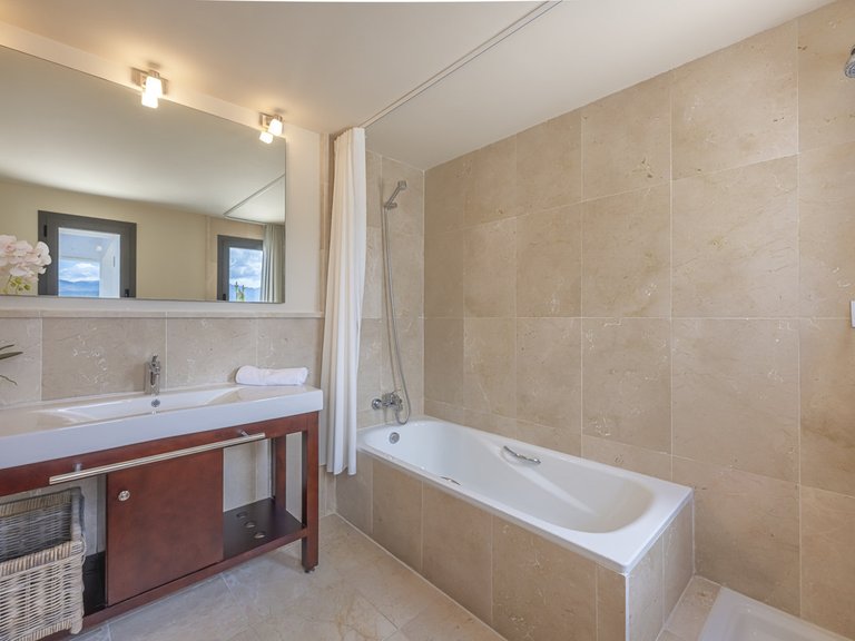 Apartment for Sale in Benahavís, Malaga 22