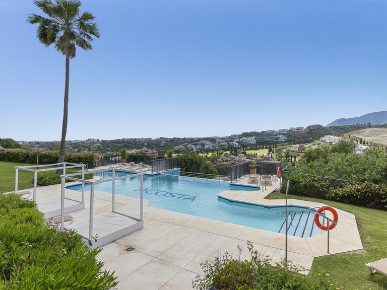 Apartment for Sale in Benahavís, Malaga 36