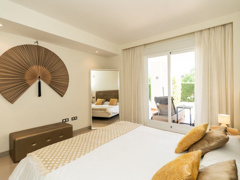 Apartment for Sale in Atalaya, Malaga 12