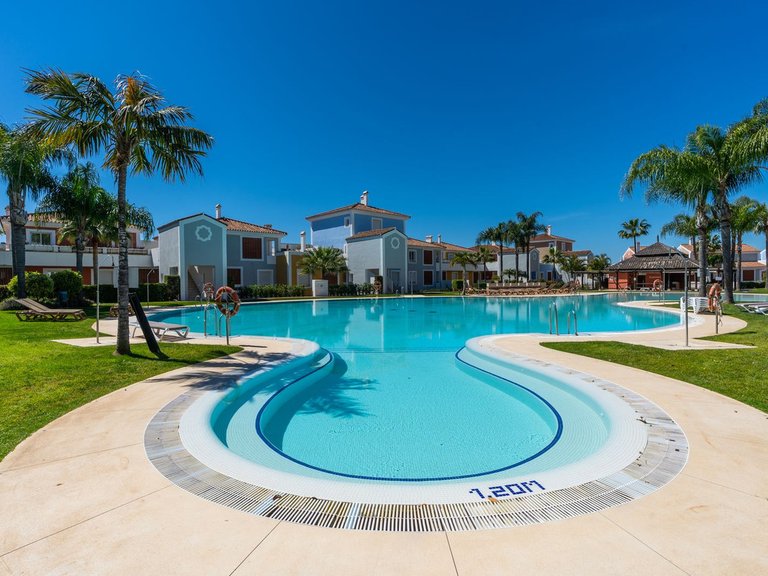 Apartment for Sale in Atalaya, Malaga 16