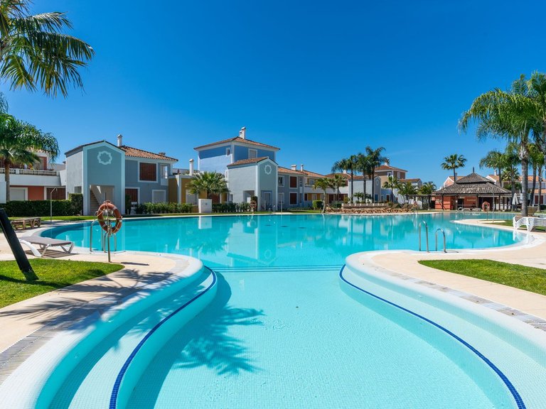 Apartment for Sale in Atalaya, Malaga 17