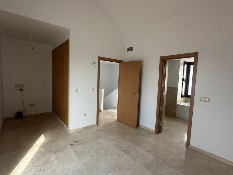 Villa for Sale in Doña Julia, Malaga 15
