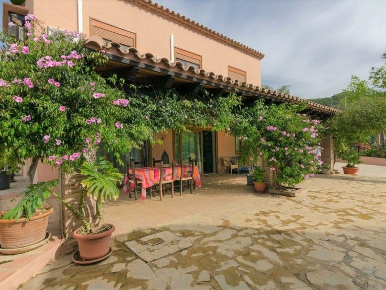 Villa for Sale in Estepona, Malaga 13