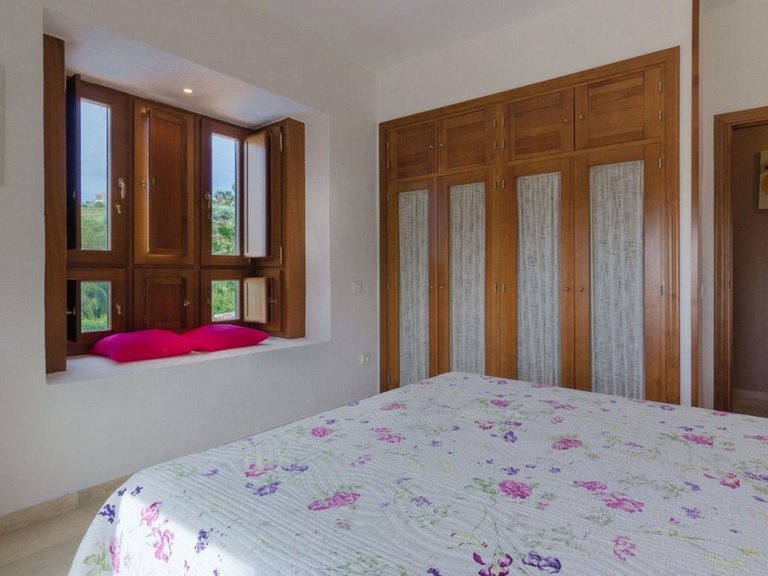 Villa for Sale in Estepona, Malaga 17