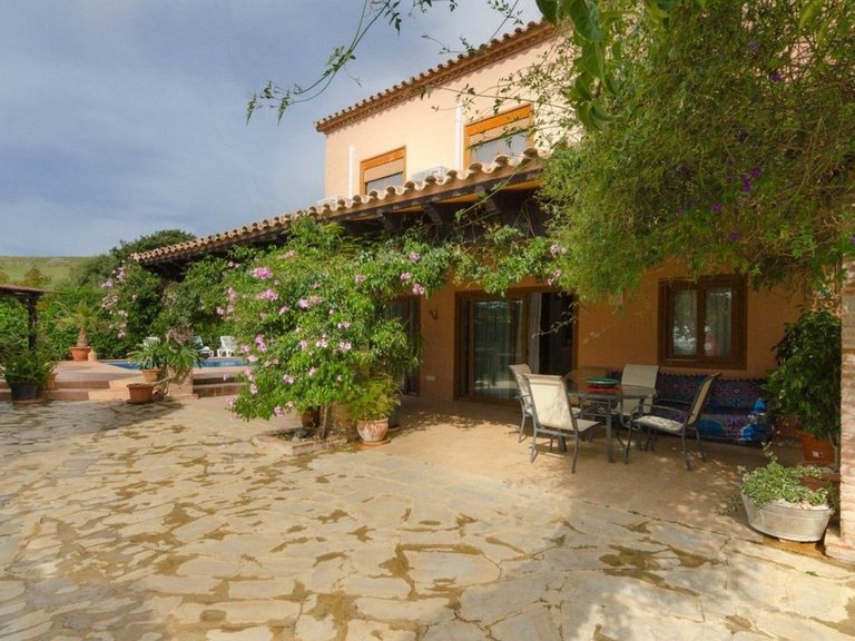 Villa for Sale in Estepona, Malaga 3