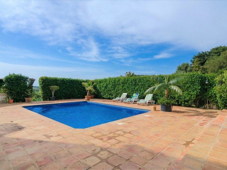 Villa for Sale in Estepona, Malaga 9