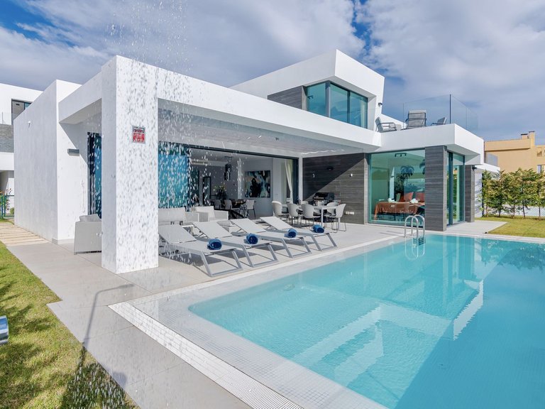 Villa for Sale in Calahonda, Malaga 2
