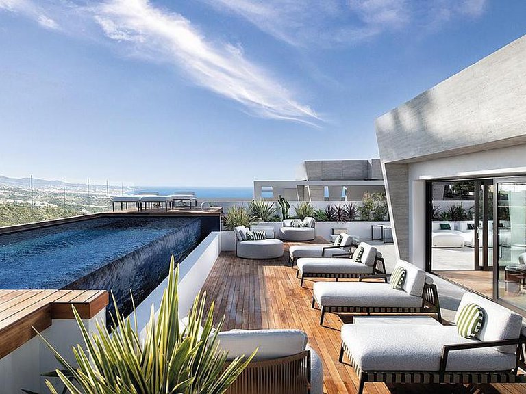 Villa for Sale in Marbella, Malaga 4
