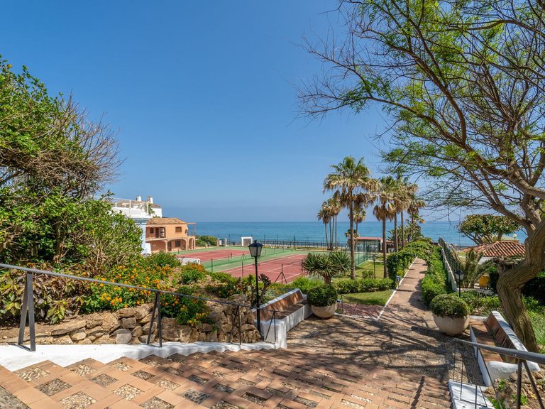 Apartment for Sale in Calahonda, Malaga 7