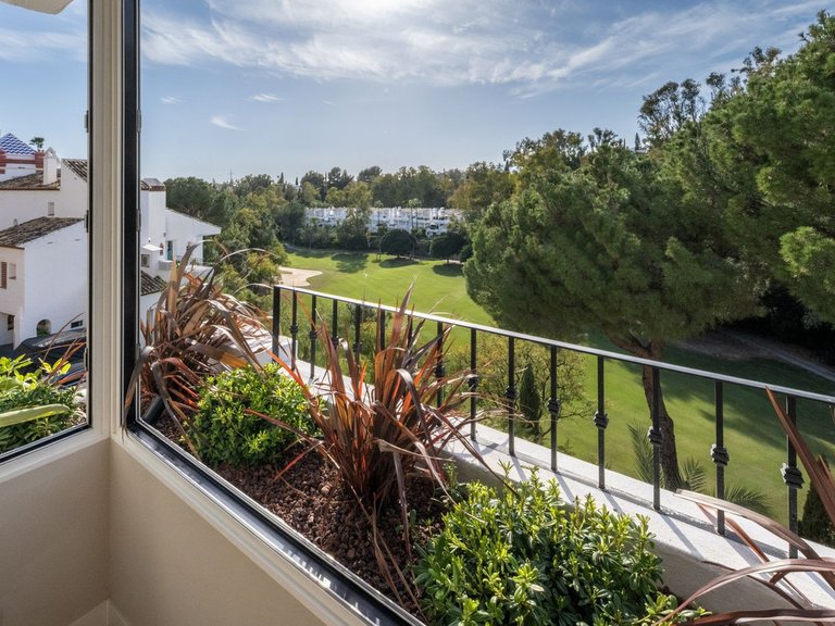 Apartment for Sale in La Quinta, Malaga 48