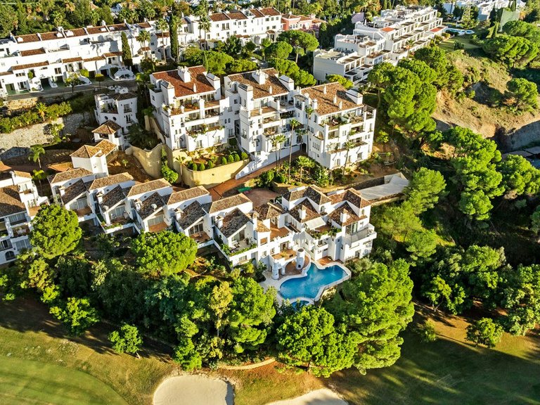 Apartment for Sale in La Quinta, Malaga 52
