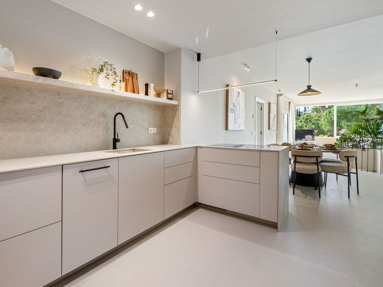 Apartment for Sale in La Quinta, Malaga 7