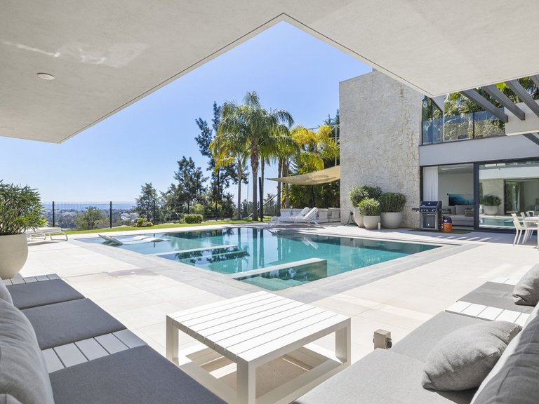 Villa for Sale in Benahavís, Malaga 36