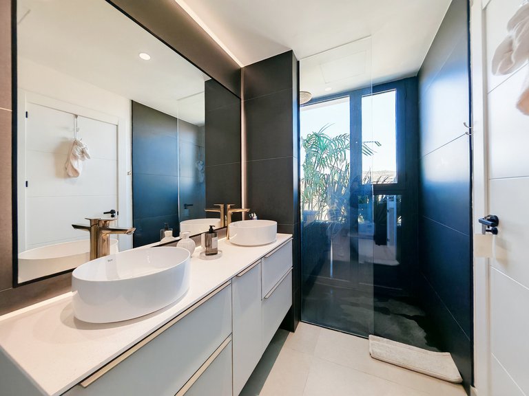 Villa for Sale in Estepona, Malaga 20