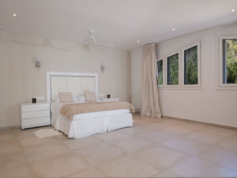 Villa for Sale in Hacienda Las Chapas, Malaga 15