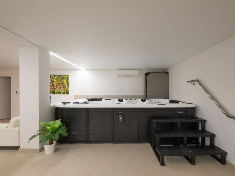 Villa for Sale in Hacienda Las Chapas, Malaga 20