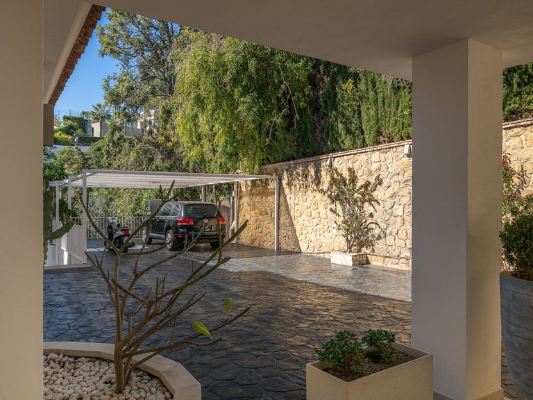 Villa for Sale in Hacienda Las Chapas, Malaga 35