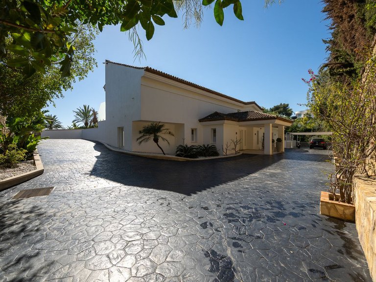 Villa for Sale in Hacienda Las Chapas, Malaga 36