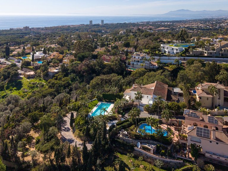 Villa for Sale in Hacienda Las Chapas, Malaga 4